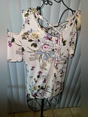 Sz Small..cold Shoulder Blouse